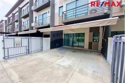 145 Sqm., 3 Beds Townhouse listed for ฿ 3,990,000.