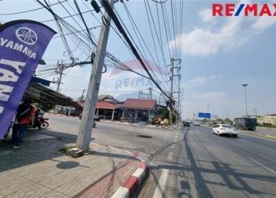 400 Sqm. Land listed for ฿ 3,800,000.