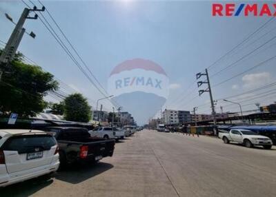 400 Sqm. Land listed for ฿ 3,800,000.