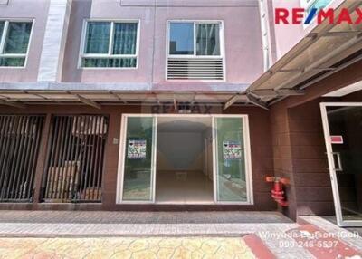 33 Sqm., 1 Bed Condo listed for ฿ 1,990,000.