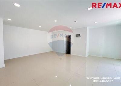 33 Sqm., 1 Bed Condo listed for ฿ 1,990,000.