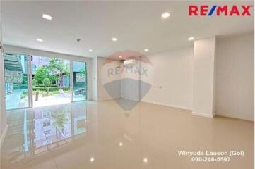 33 Sqm., 1 Bed Condo listed for ฿ 1,990,000.