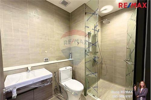 99 Sqm., 2 Beds Condo listed for ฿ 17,500,000.