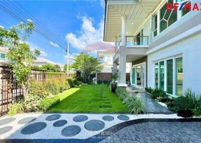 270 Sqm., 3 Beds Townhouse listed for ฿ 12,950,000.