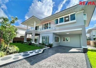 270 Sqm., 3 Beds Townhouse listed for ฿ 12,950,000.