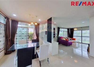 170 Sqm., 3 Beds Townhouse listed for ฿ 3,350,000.