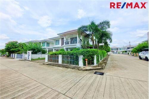 170 Sqm., 3 Beds Townhouse listed for ฿ 3,350,000.