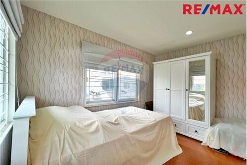 128 Sqm., 3 Beds Townhouse listed for ฿ 4,200,000.