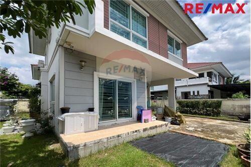 128 Sqm., 3 Beds Townhouse listed for ฿ 4,200,000.