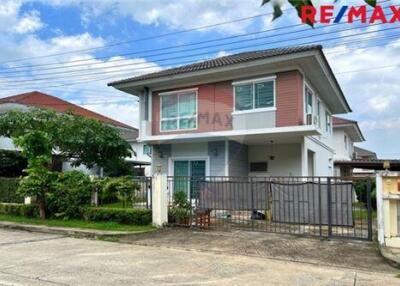 128 Sqm., 3 Beds Townhouse listed for ฿ 4,200,000.