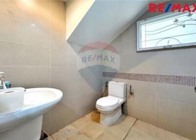 128 Sqm., 3 Beds Townhouse listed for ฿ 4,200,000.