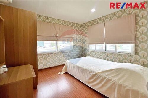 128 Sqm., 3 Beds Townhouse listed for ฿ 4,200,000.