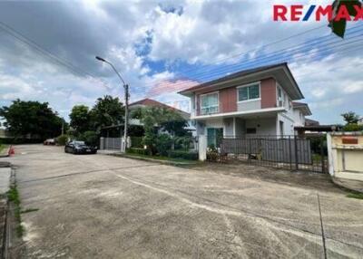 128 Sqm., 3 Beds Townhouse listed for ฿ 4,200,000.