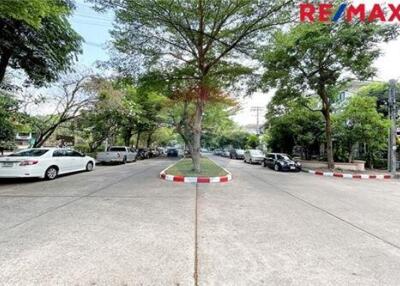 190 Sqm., 3 Beds Townhouse listed for ฿ 3,490,000.