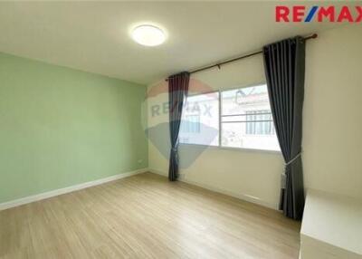 77 Sqm., 2 Beds Townhouse listed for ฿ 2,350,000.