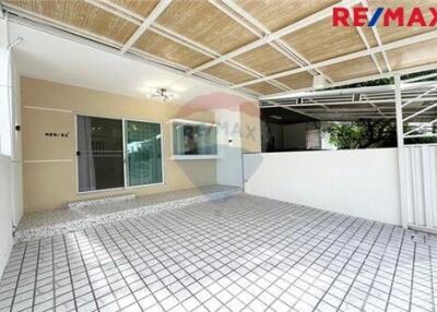 77 Sqm., 2 Beds Townhouse listed for ฿ 2,290,000.