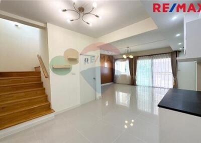 77 Sqm., 2 Beds Townhouse listed for ฿ 2,350,000.