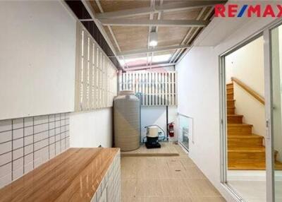 77 Sqm., 2 Beds Townhouse listed for ฿ 2,290,000.