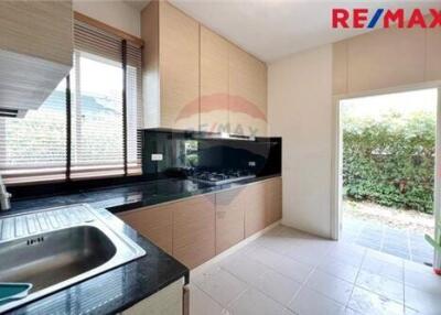 120 Sqm., 3 Beds Townhouse listed for ฿ 6,500,000.