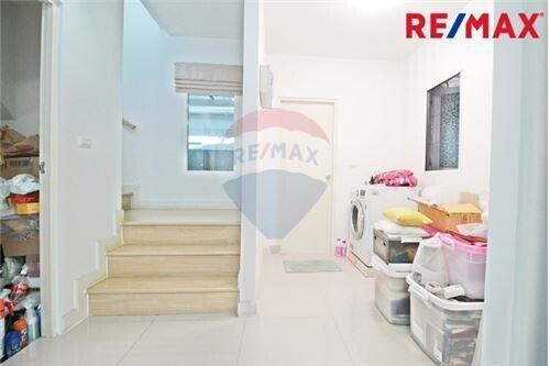 114 Sqm., 3 Beds Townhouse listed for ฿ 3,300,000.