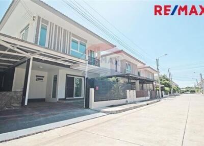 114 Sqm., 3 Beds Townhouse listed for ฿ 3,300,000.