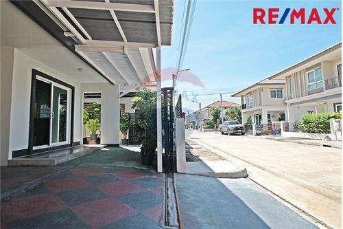 114 Sqm., 3 Beds Townhouse listed for ฿ 3,300,000.