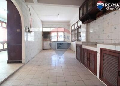 2 Sqm., 3 Beds Townhouse listed for ฿ 3,790,000.