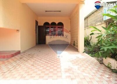 2 Sqm., 3 Beds Townhouse listed for ฿ 3,790,000.