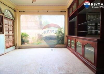 2 Sqm., 3 Beds Townhouse listed for ฿ 3,790,000.