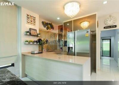 400 Sqm., 6 Beds Townhouse listed for ฿ 18,900,000.