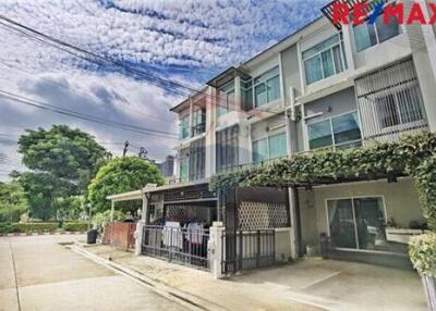 150 Sqm., 3 Beds Townhouse listed for ฿ 3,890,000.