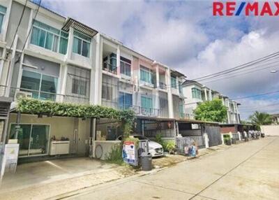 150 Sqm., 3 Beds Townhouse listed for ฿ 3,890,000.