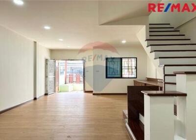 110 Sqm., 3 Beds Townhouse listed for ฿ 2,590,000.