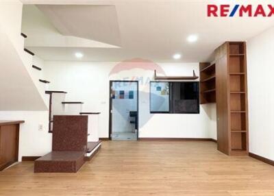 110 Sqm., 3 Beds Townhouse listed for ฿ 2,590,000.