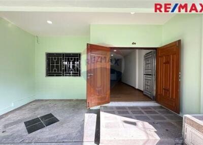 110 Sqm., 3 Beds Townhouse listed for ฿ 2,590,000.