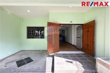 110 Sqm., 3 Beds Townhouse listed for ฿ 2,590,000.