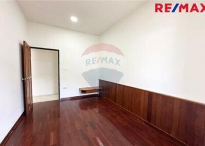 110 Sqm., 3 Beds Townhouse listed for ฿ 2,590,000.