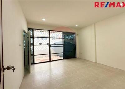 110 Sqm., 3 Beds Townhouse listed for ฿ 2,590,000.