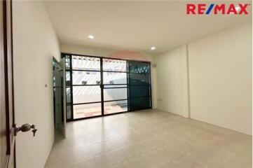 110 Sqm., 3 Beds Townhouse listed for ฿ 2,590,000.