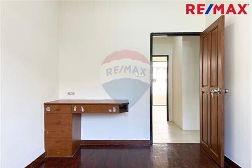 110 Sqm., 3 Beds Townhouse listed for ฿ 2,590,000.