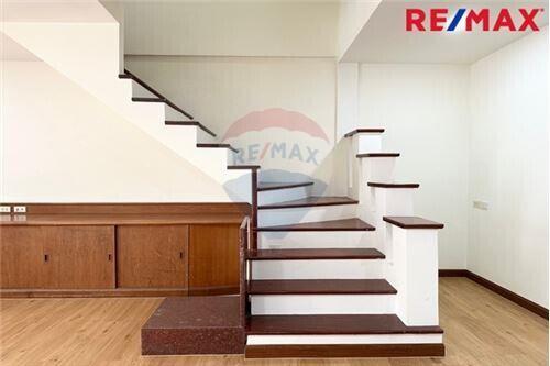 110 Sqm., 3 Beds Townhouse listed for ฿ 2,590,000.