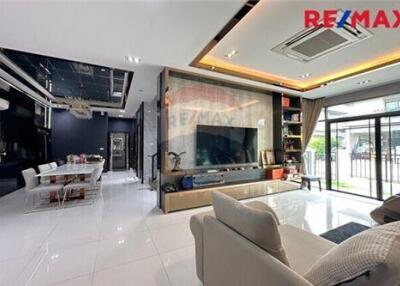 322 Sqm., 4 Beds Townhouse listed for ฿ 12,500,000.