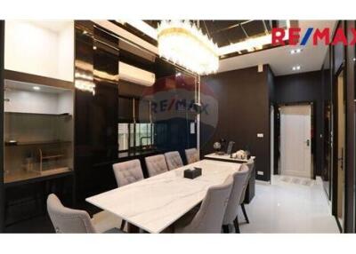 322 Sqm., 4 Beds Townhouse listed for ฿ 12,500,000.