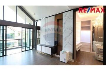 322 Sqm., 4 Beds Townhouse listed for ฿ 12,500,000.