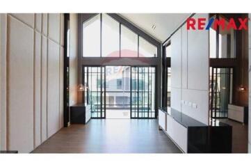 322 Sqm., 4 Beds Townhouse listed for ฿ 12,500,000.