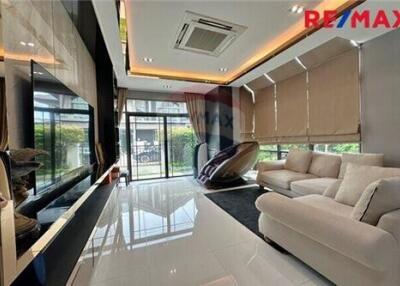 322 Sqm., 4 Beds Townhouse listed for ฿ 12,500,000.