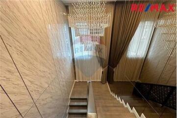 322 Sqm., 4 Beds Townhouse listed for ฿ 12,500,000.