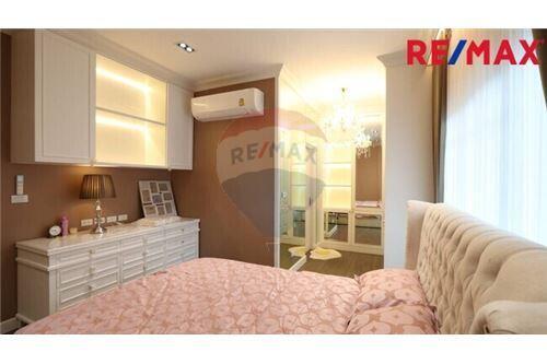 322 Sqm., 4 Beds Townhouse listed for ฿ 12,500,000.