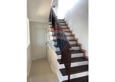 224 Sqm., 3 Beds, 2 Baths Townhouse listed for ฿ 8,500,000.