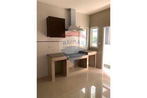 224 Sqm., 3 Beds, 2 Baths Townhouse listed for ฿ 8,500,000.